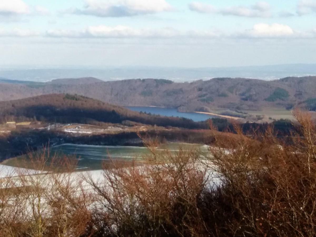 Gästehaus Am Hochsimmer Ettringen  Exteriör bild